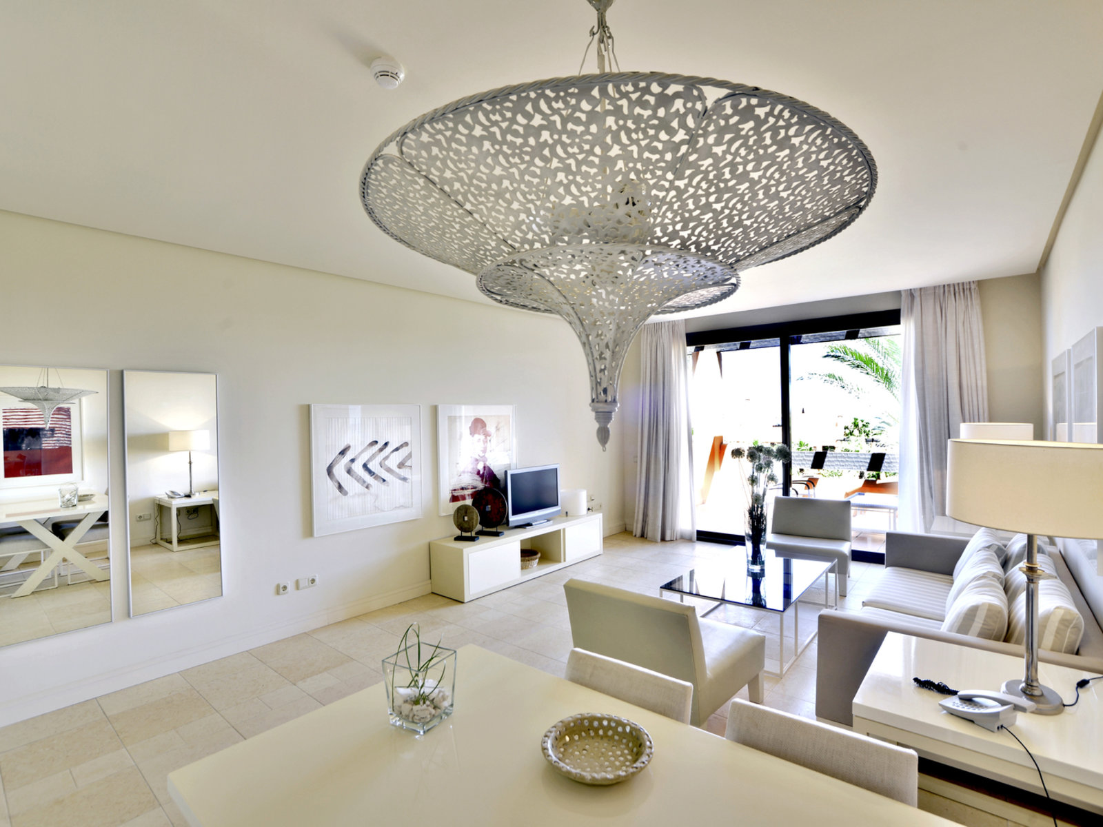 Wohnbeispiel 2 bedrooms Luxury apartment („AI-generated“)
