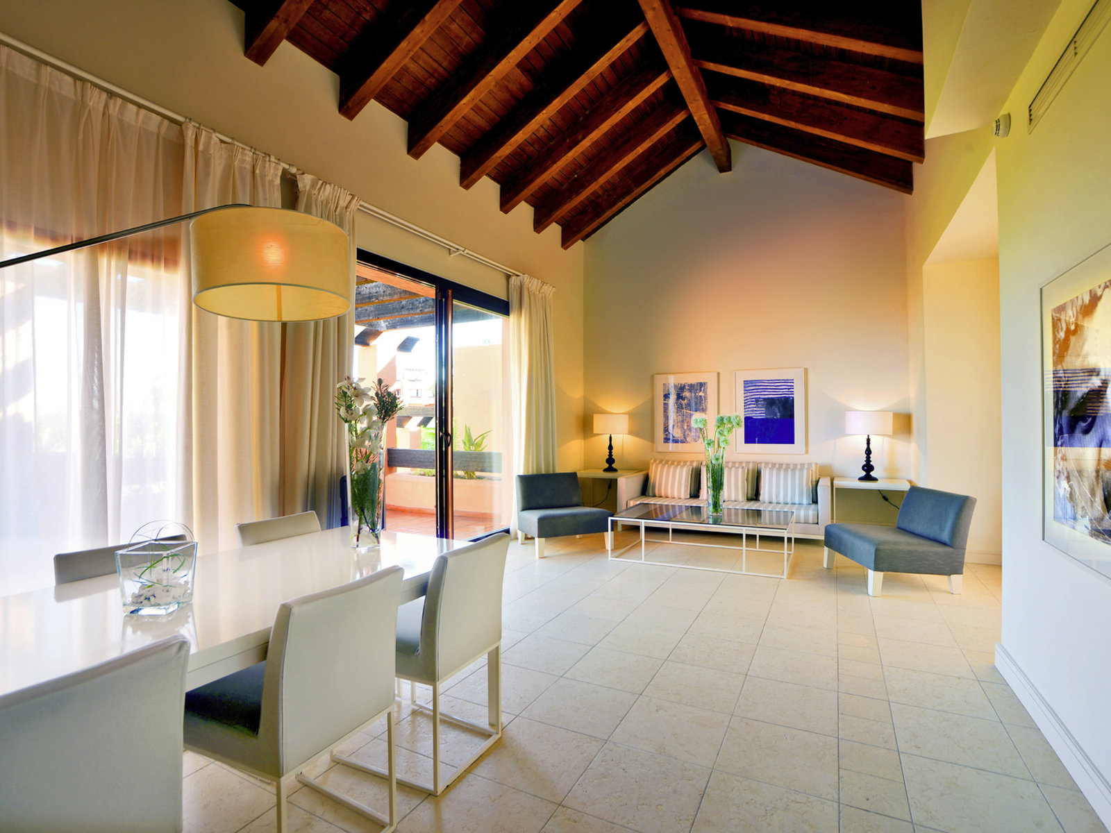 Wohnbeispiel 3 Bedrooms Spa Luxury