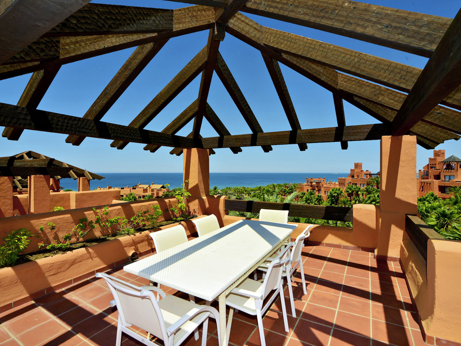 Wohnbeispiel 3 Bedrooms Luxury swimming pool