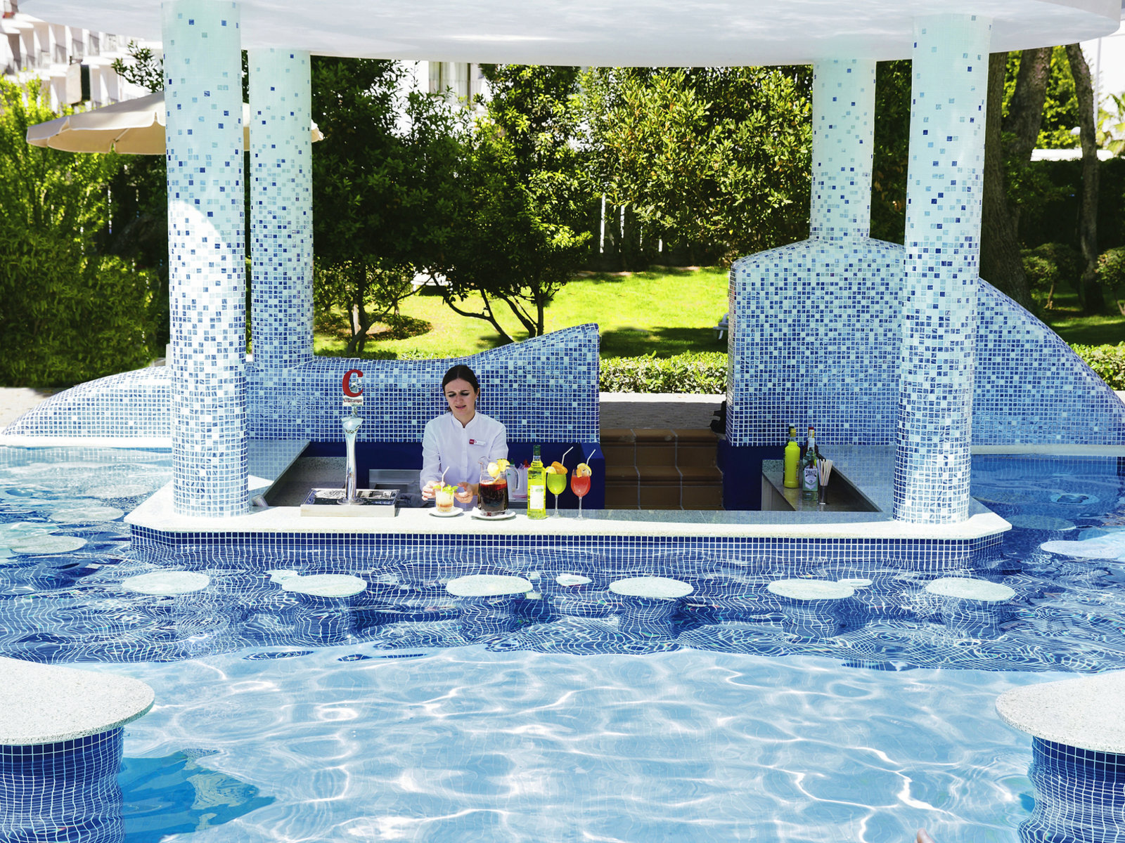 Swim up Bar