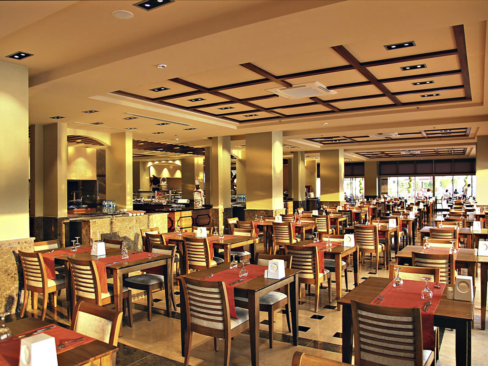 MAİN RESTAURANT