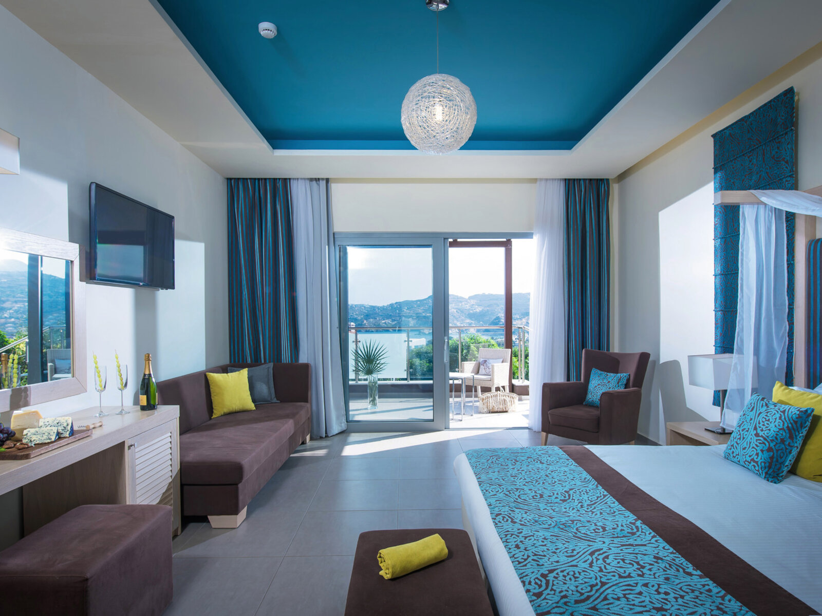 Wohnbeispiel Luxury room 1 bedroom Sea View Private pool